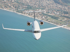 Embraer Legacy, jet privé destiné à la location d'avion d'affaire pour des vols à la demande, embraer-legacy-flying.