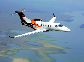 Embraer Phenom 300, jet privé destiné à la location d'avion d'affaire pour des vols à la demande, embraer-phenom-300-first-flying.