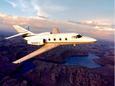 Dassault falcon 10 flying