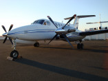 Beechcraft super king air 200 ready for take off