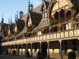 helicoptere-bourgogne-et-ses-vignobles-hospices-de-beaune