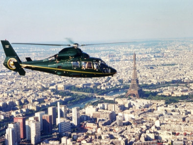 Vol Hélicoptère Paris. Excursion VIP Tour de Paris en hélicoptère Dolphin : château de Ferrières.