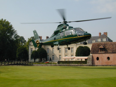 Excursion VIP en jet privé : Golf en Europe. Avec le service de vols à la demande d'AB Corporate Aviation, golf-en-europe-helicoptere-dauphin.