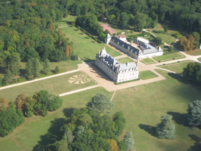 Excursion VIP hélicoptère privé Les châteaux de la Loire Beauregard, service de vols à la demande AB Corporate Aviation