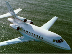 Dassault Falcon 900 EX, jet privé destiné à la location d'avion d'affaire pour des vols à la demande, dassault-falcon-900-flying.